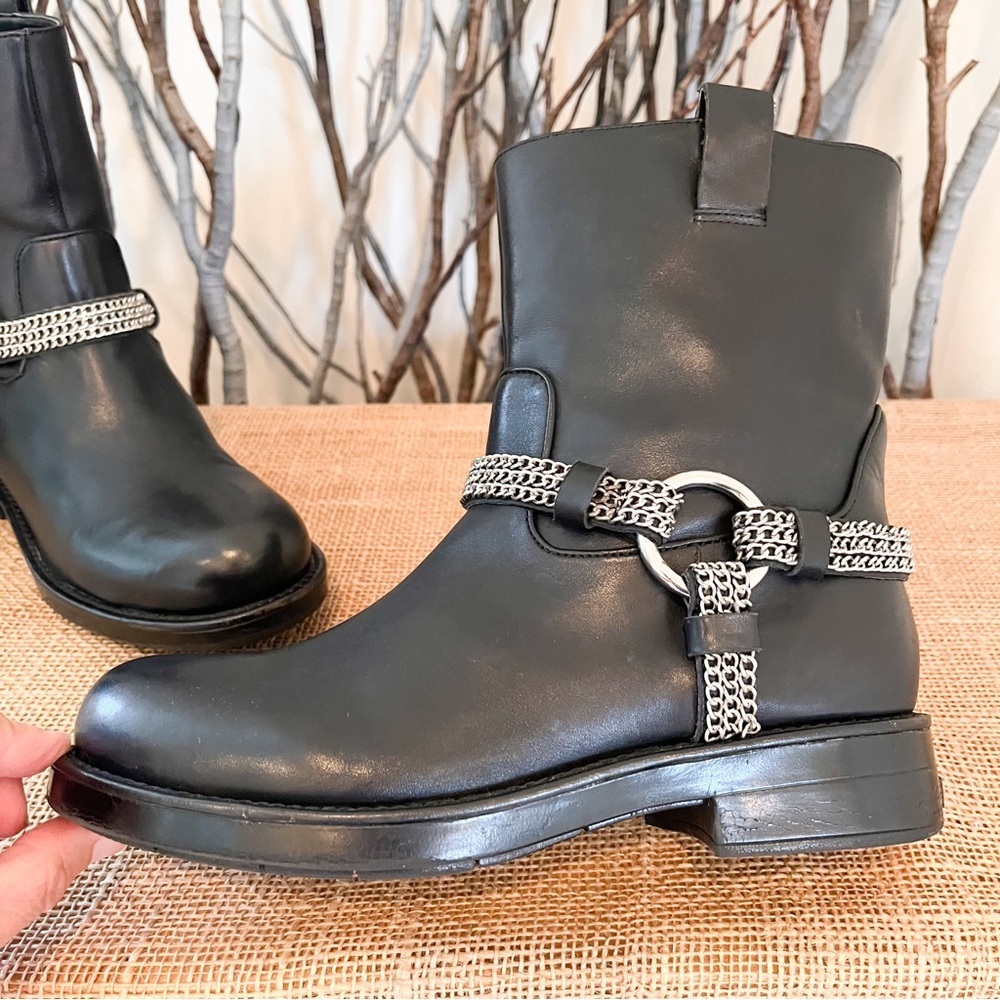 Karl Lagerfeld Moyen Black Leather Chain Harness Moto Boots Size 6 Women’s